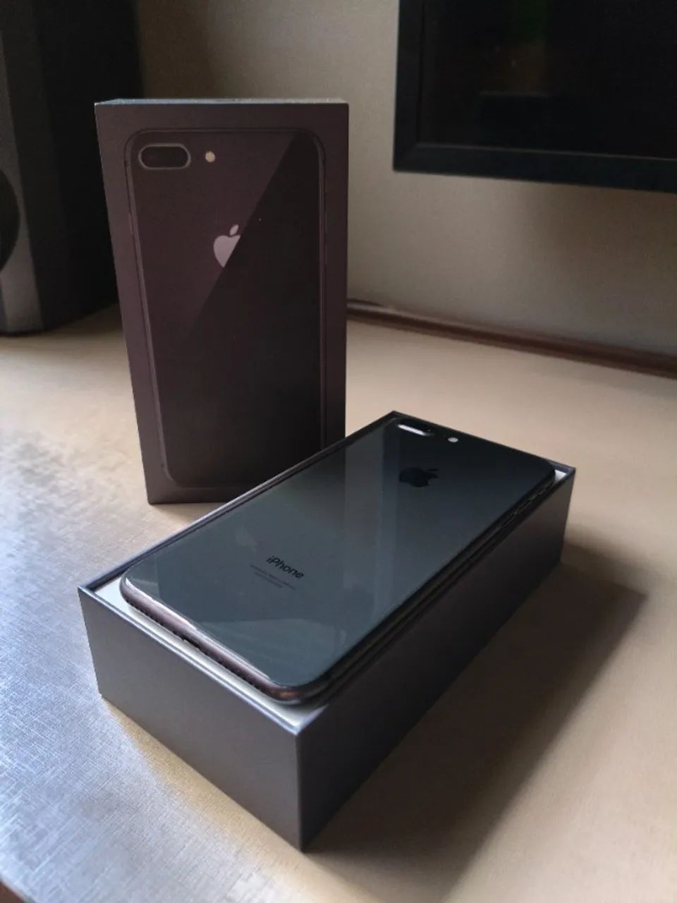 IPHONE 8 PLUS COM CAIXA E NF - Foto 3