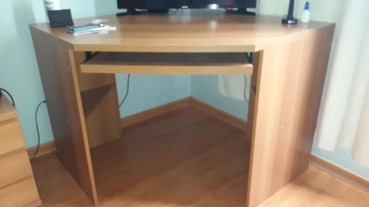 Mesa para computador alt.0,77/prof. 0,98/comp. 0,99 - Foto 2
