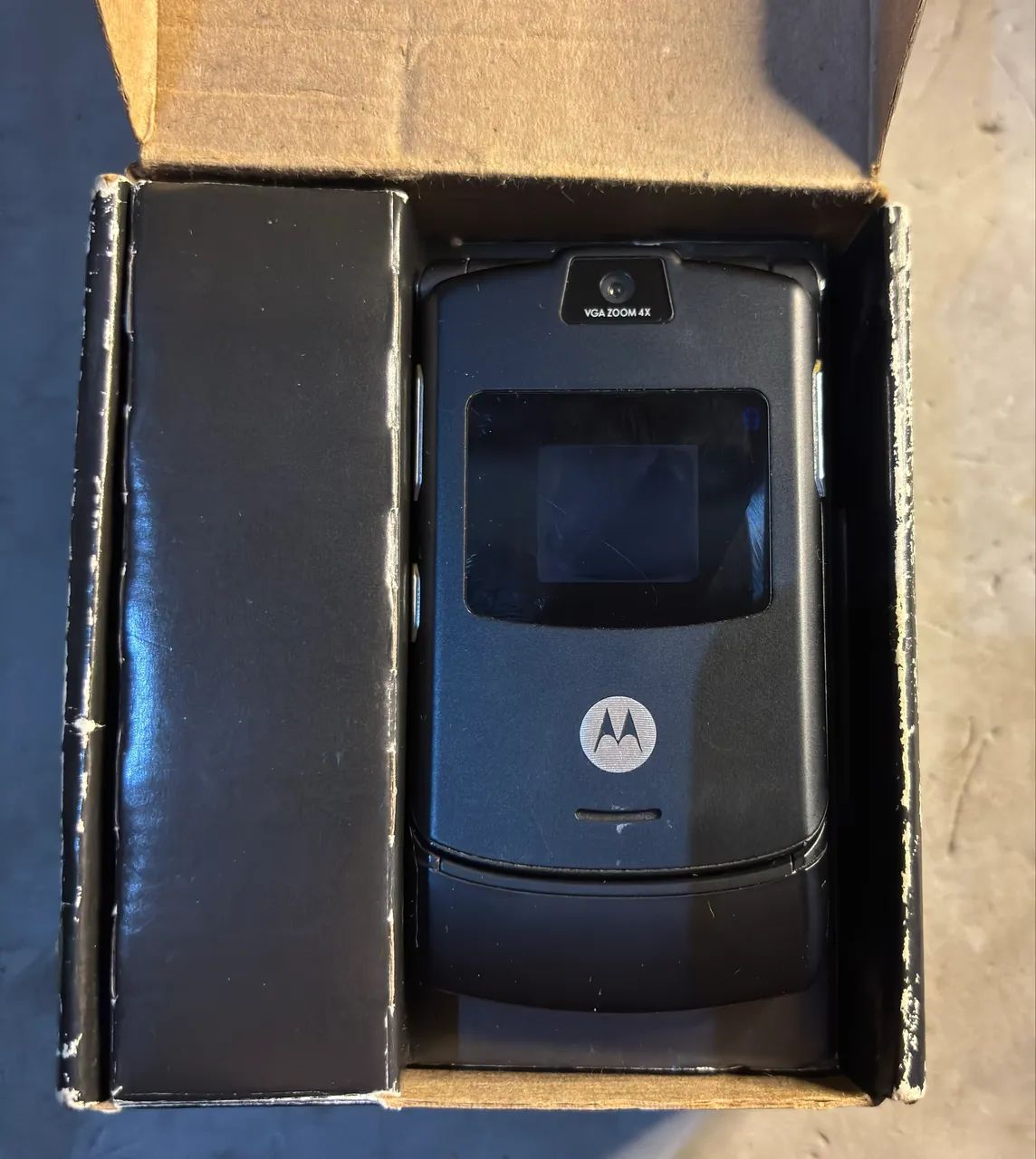 Motorola Razr V3 na Caixa - Foto 2