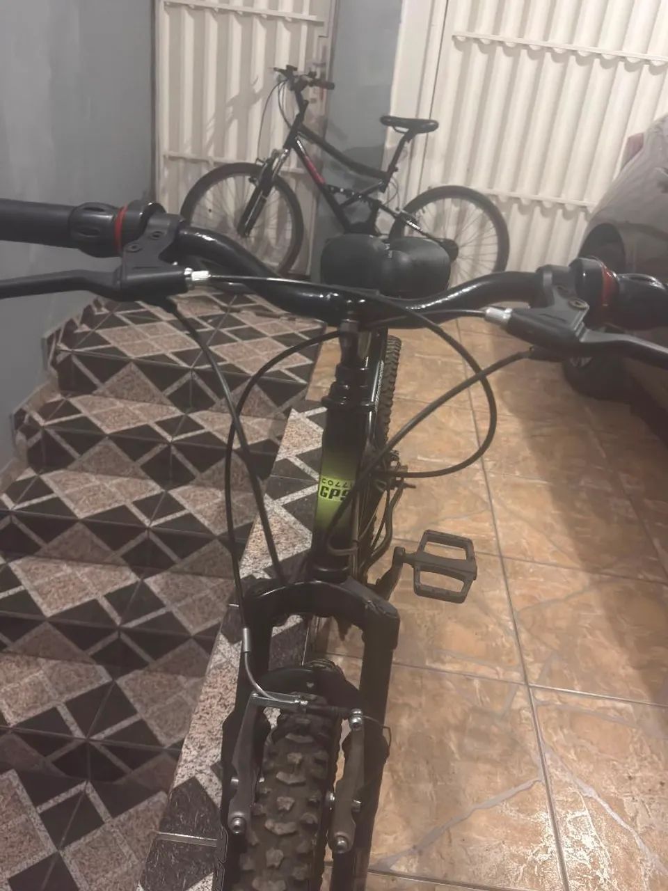 VENDO 2 BICICLETAS, ARO 24 E 26 - Foto 4
