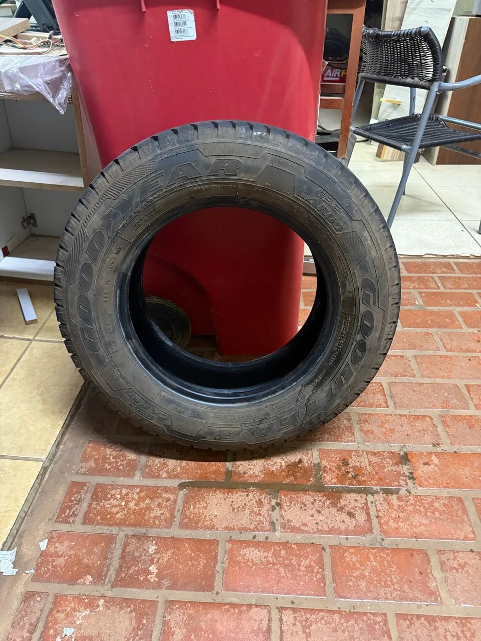 Pneu 225/65-16 - Foto 2