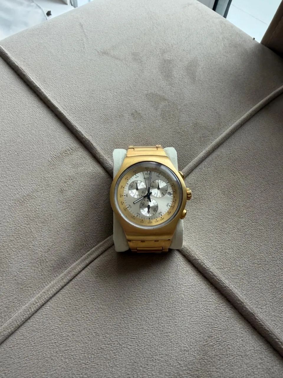 Swatch cara branca 