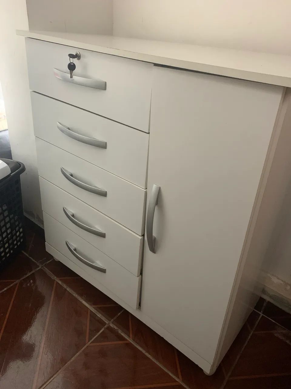 Cômoda com 5 gavetas