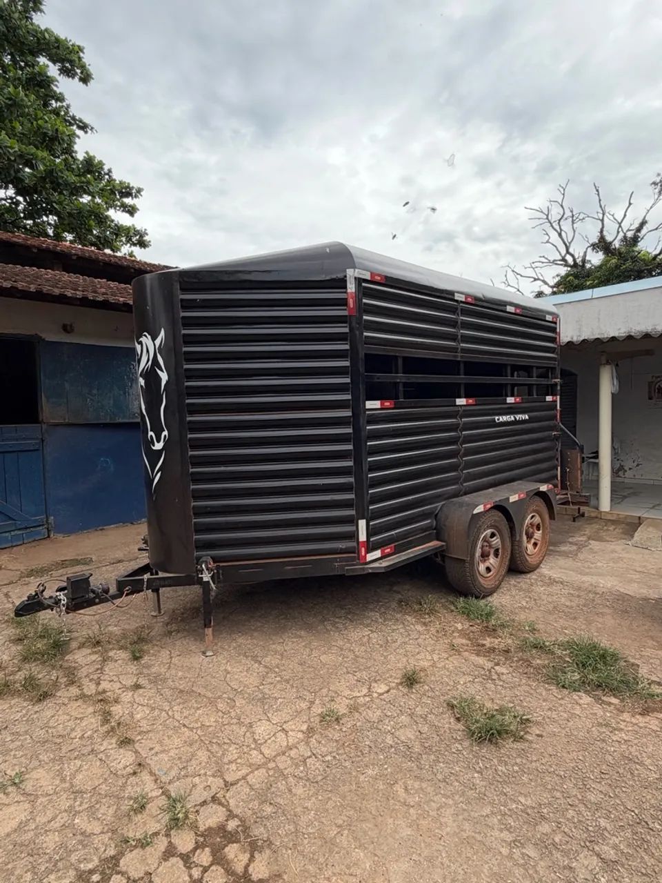 Trailler 3 cavalos 