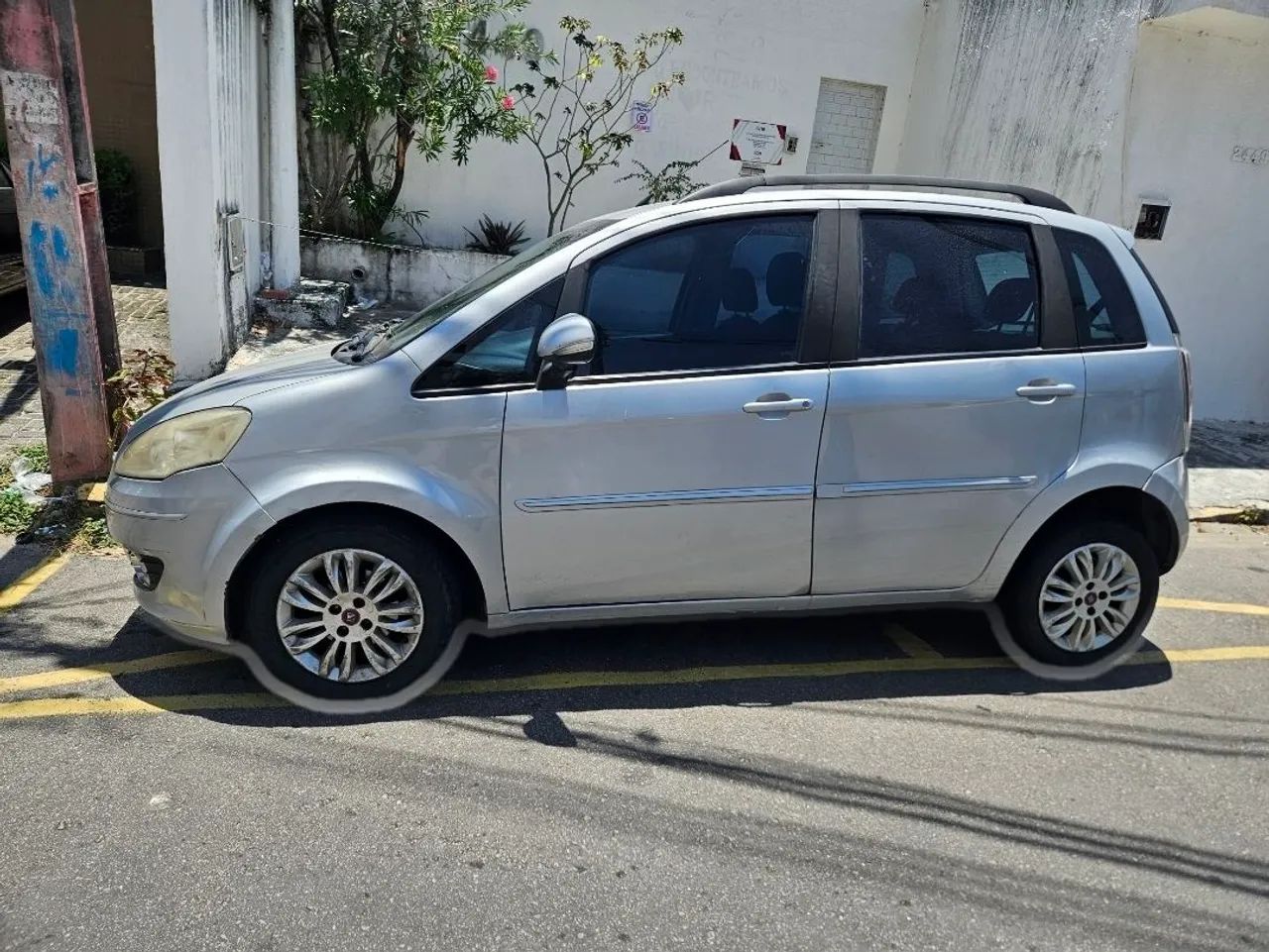 Fiat Idea Attractive 1.4 Fire Flex 8V 5P 2013 - Foto 2