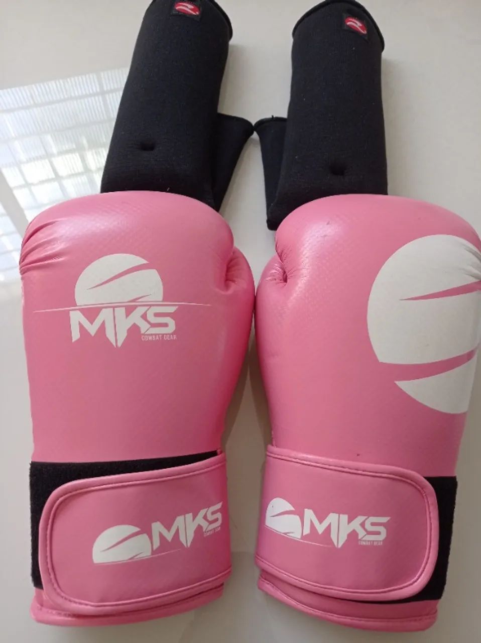 Luvas de Muay Thai/boxe MKS, caneleira e protetor bucal