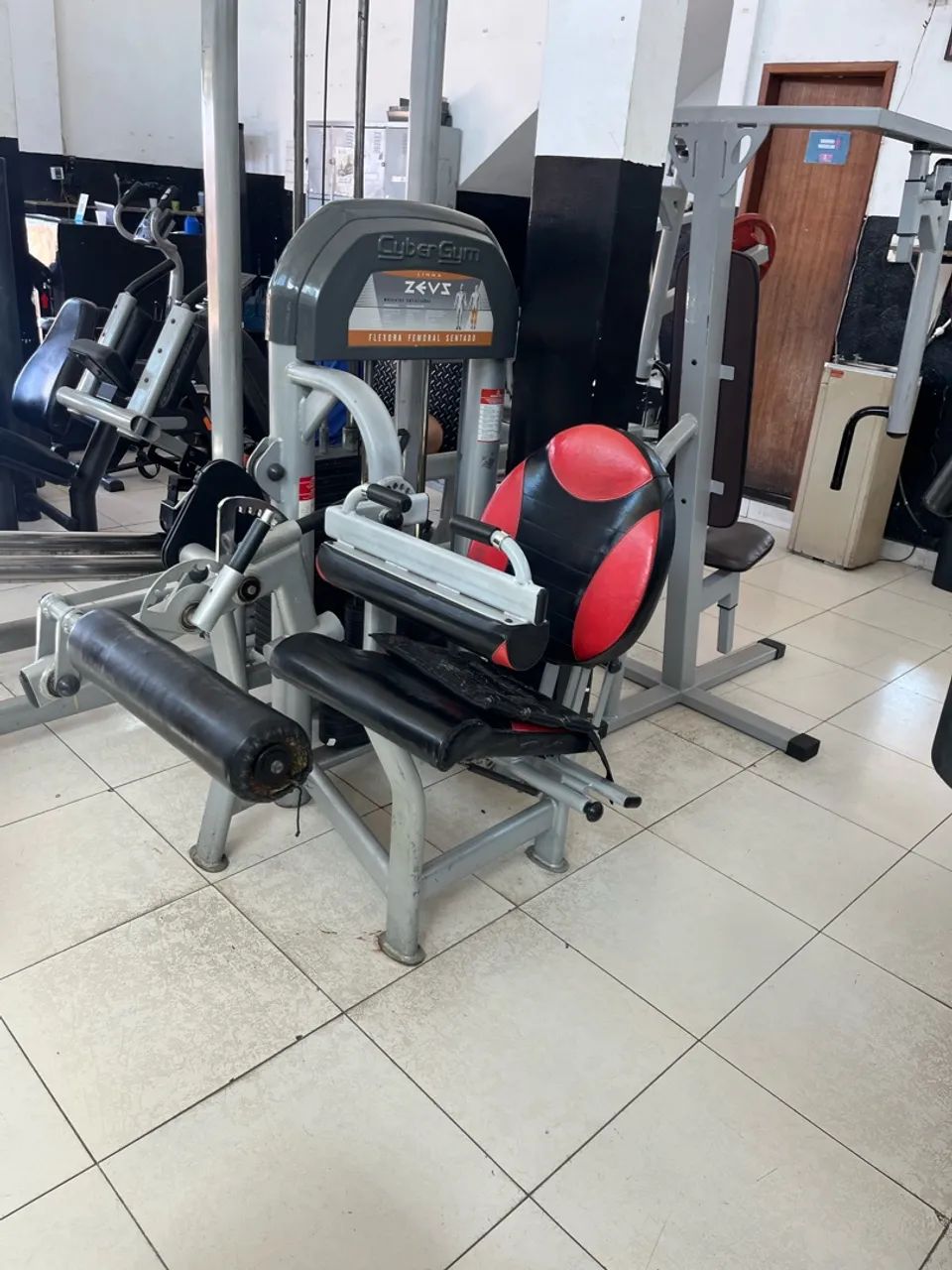 Banco flexor cyber Gym 