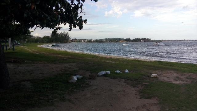 Terreno plano na beira da Lagoa de São Pedro com vista espetacular na Praia da Tereza