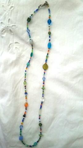 Pulseira/colar de pedrinhas coloridas - Foto 2