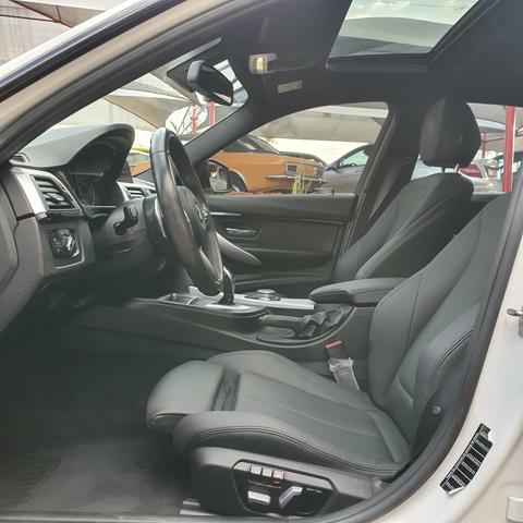 BMW 320I com pacote M - Foto 4