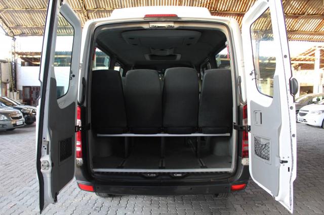 SPRINTER 2012/2013 2.2 415 CDI VAN 16 LUGARES TETO BAIXO 16V BI-TURBO DIESEL MANUAL - Foto 5