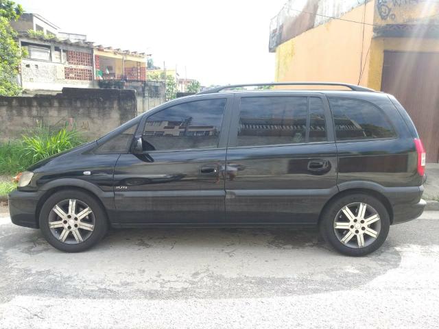 Troco por moto zafira elite 2.0 8v Automatica , banco de couro - Foto 4