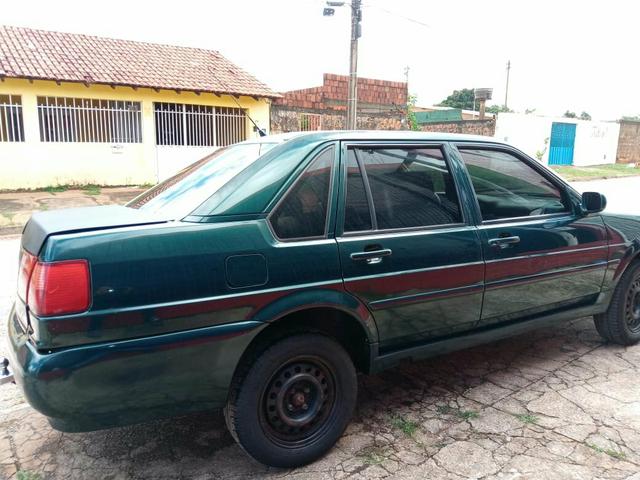 Vende-se um Santana ano 2000 e 2000 bem conservado 9000 - Foto 6