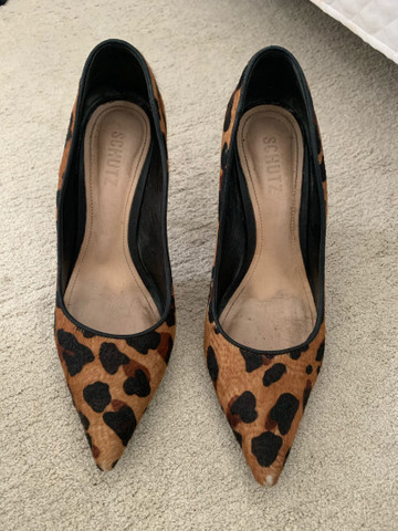 scarpin schutz onça