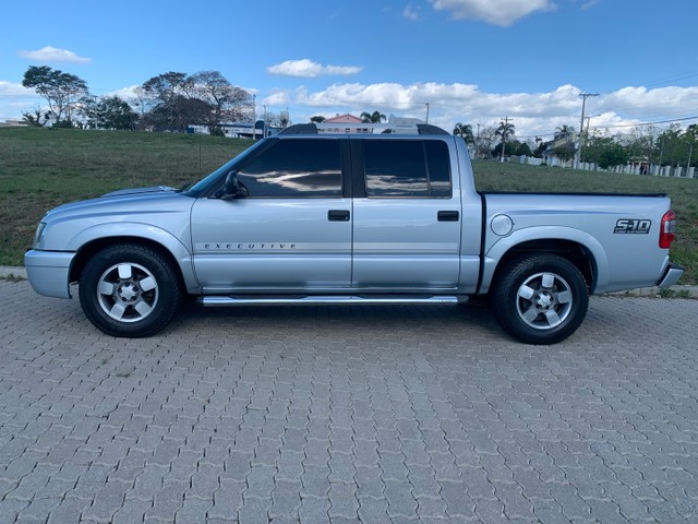 S10 EXECUTIVE DIESEL 4X2