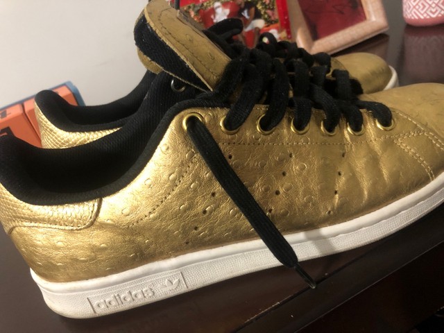 stan smith dourado