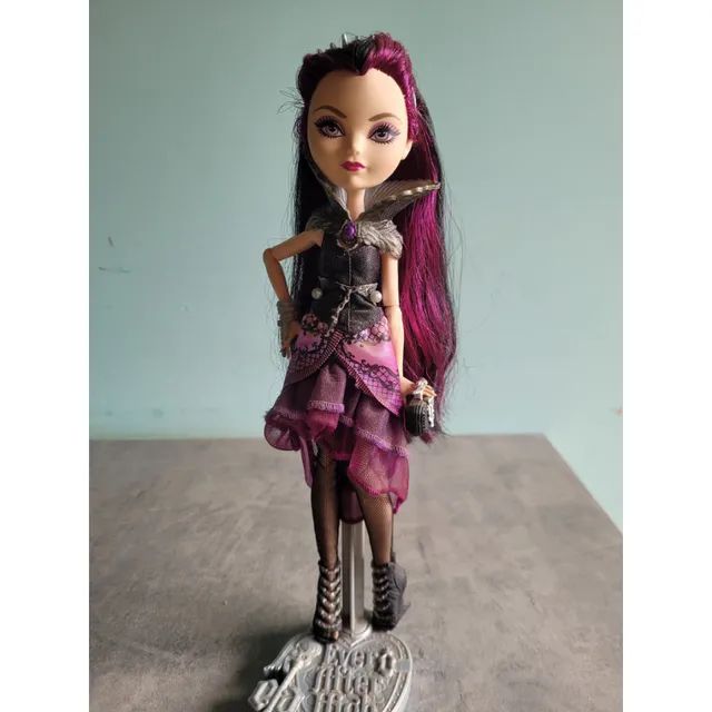 Ever after high raven queen disponível pra compra, está perfeita