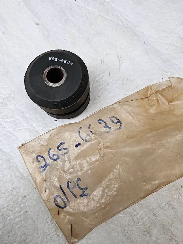 Trator esteira caterpillar D10N D10R D10T Coxim novo original 2656639 - Foto 2