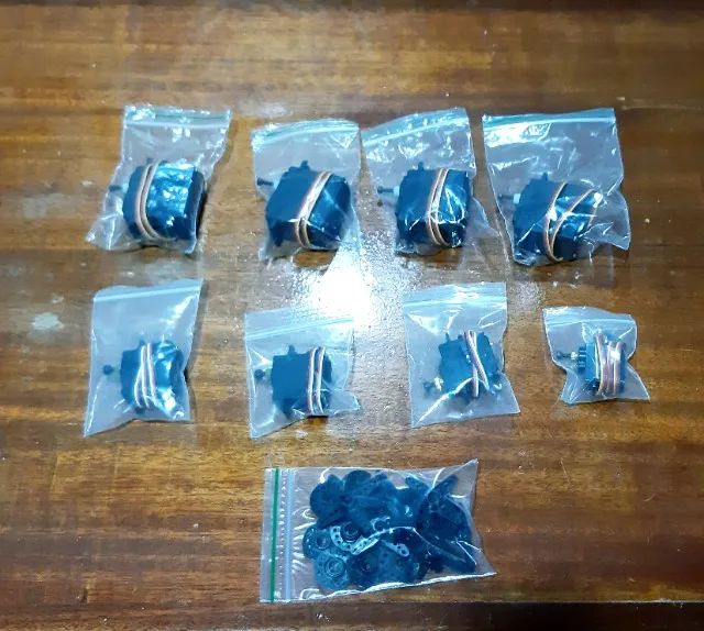 Oito (8) Servos sendo 4 Servos Grandes (9Kg) e 4 Micro servos (2,6kg) - Foto 4