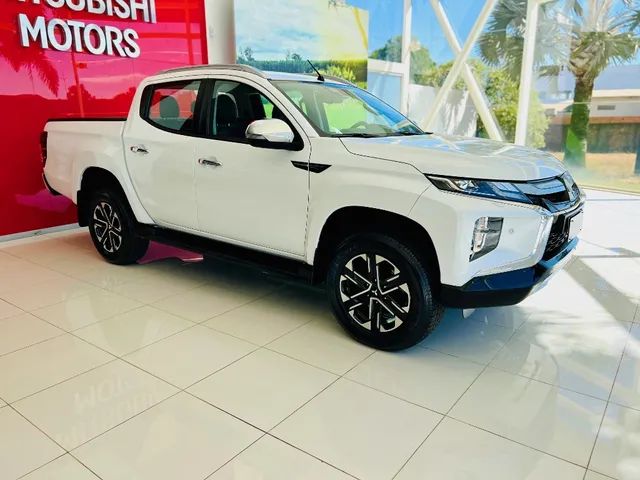 Mitsubishi L200 Triton  2.4 16V TURBO DIESEL SPORT HPE-S CD 4P 4X4 AUTOMÁTICO