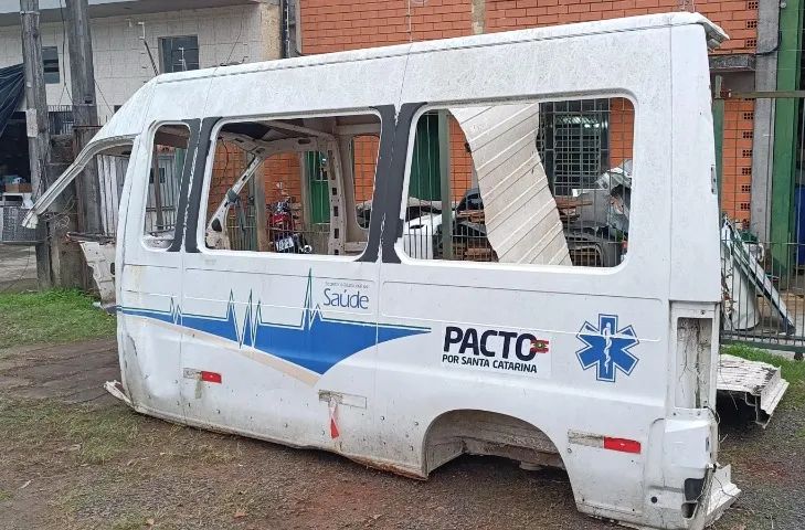 Lateral L E Fiat Ducato Teto Alto 2005 A 2017 - Foto 2