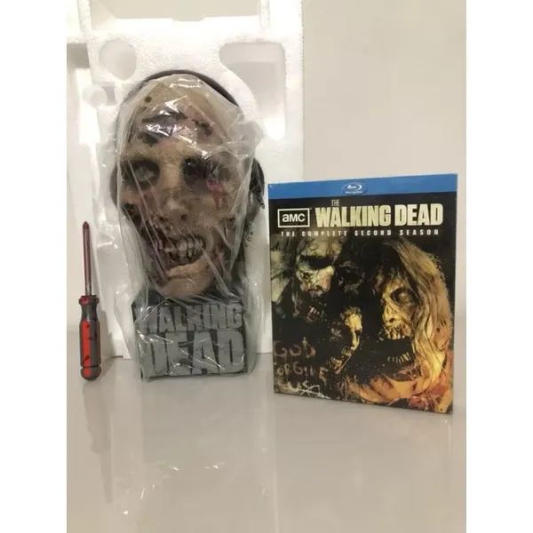 ABAIXOU - Blu Ray Walking Dead - 2ª Temporada - Cabeça Zumbi? - Foto 2
