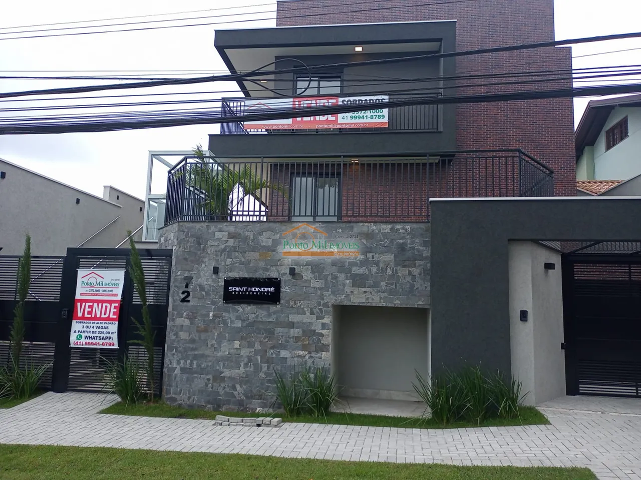 SOBRADO A VENDA EM SANTA FELICIDADE