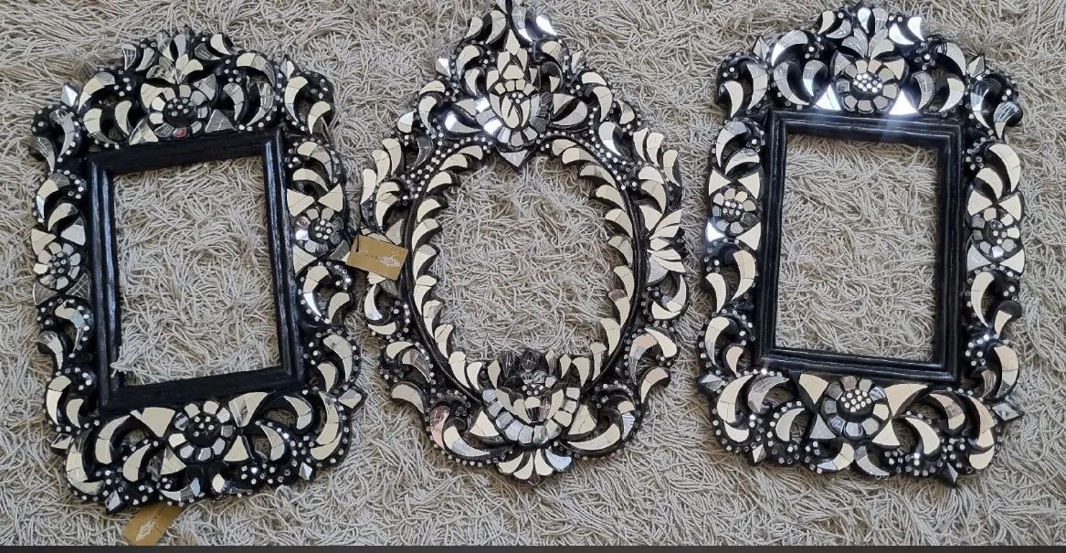 3 molduras de mosaicos de espelhos marca Lê Lis Blanc 