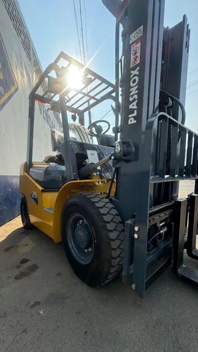 Empilhadeira 2.5T-Torre Triplex 4.7mts - Foto 3