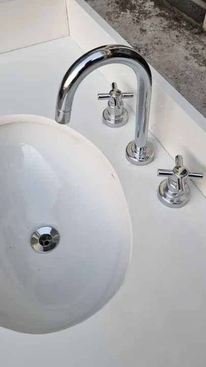 Lavatório em Quartzo Branco Cuba  Deca - Foto 3