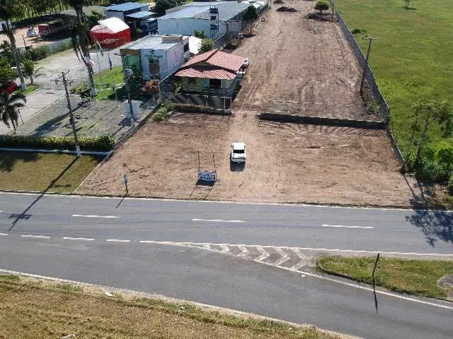Área as margens da BR 101, 20.000m² com 33 metros de frente com estacionamento