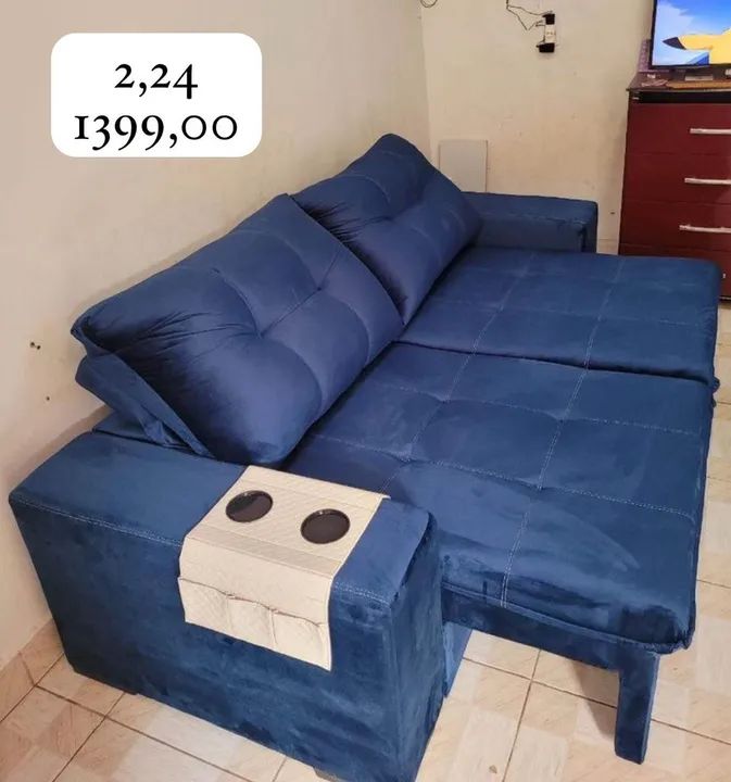 Sofá retrátil azul