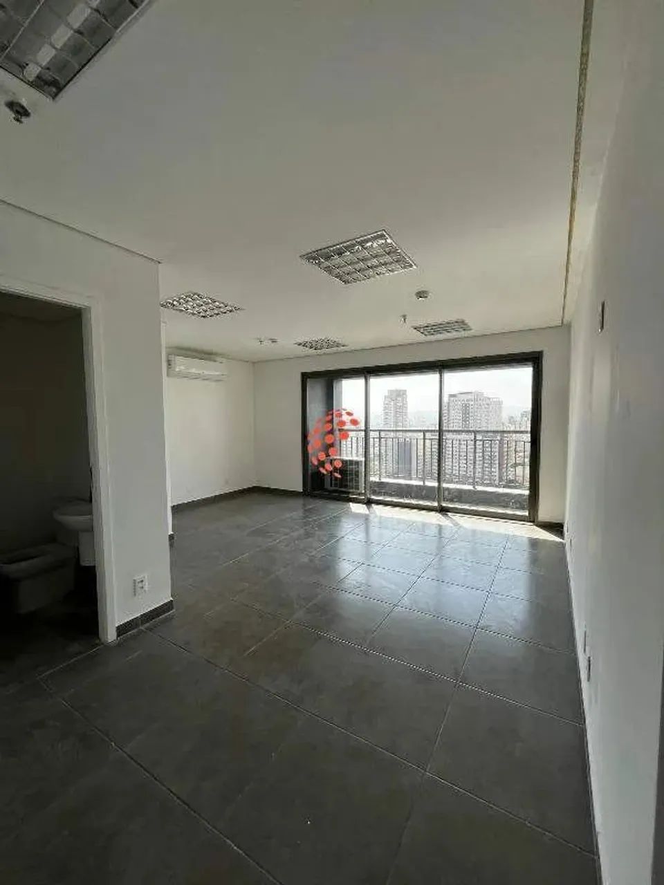 Sala comercial para aluguel de 40m² no bairro Cidade Mãe do Céu, em São Paulo