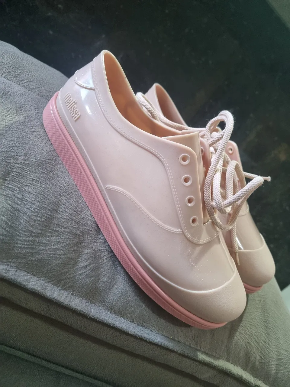 Tênis Melissa Rosa Shine + 1 par de tênis casual via marte por R$ 80 os 2 pares