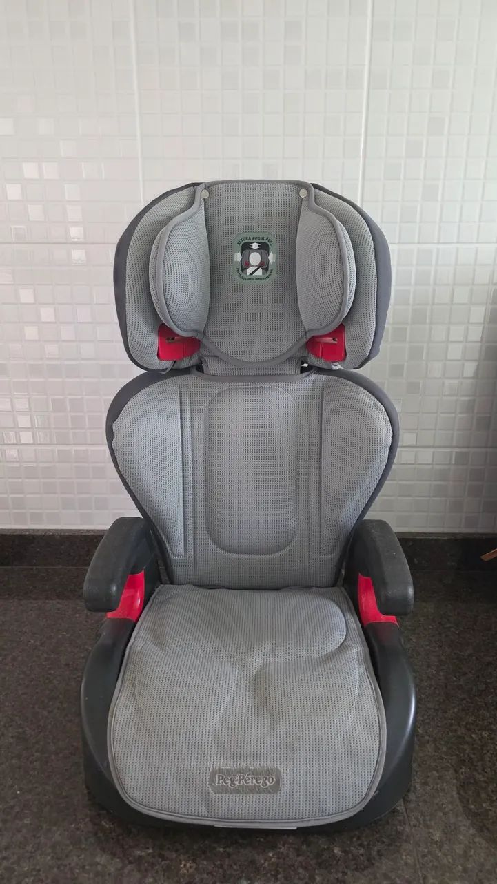 Cadeira para auto Burigotto  elevação de 15kg a 36kg.