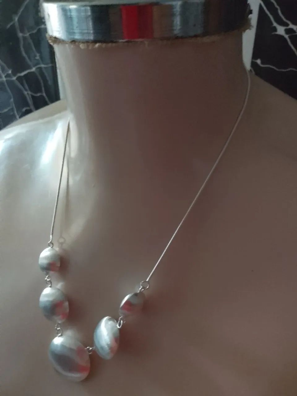 Colar bolinhas folheado a prata - Foto 2