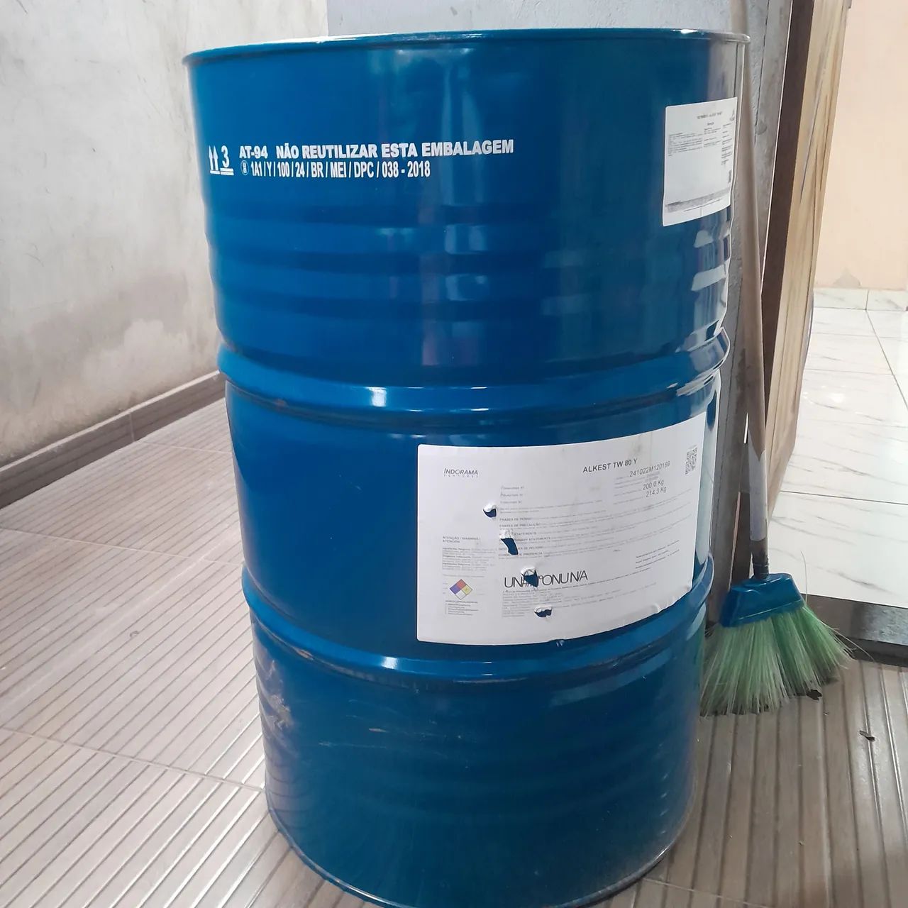 Vendo tambor de 200 litros  - Foto 5