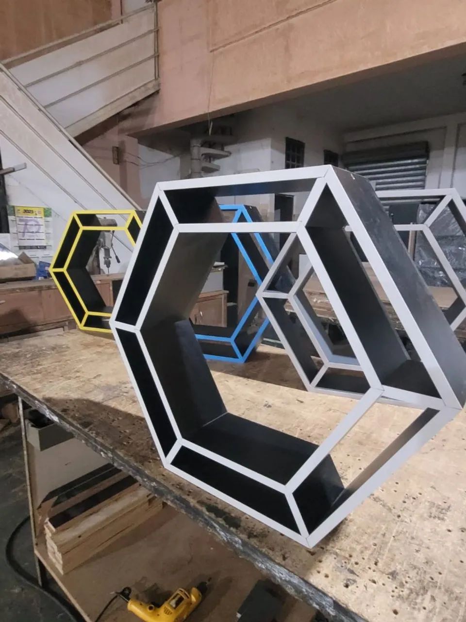 Prateleira Hexagonal Decorativa - Foto 3