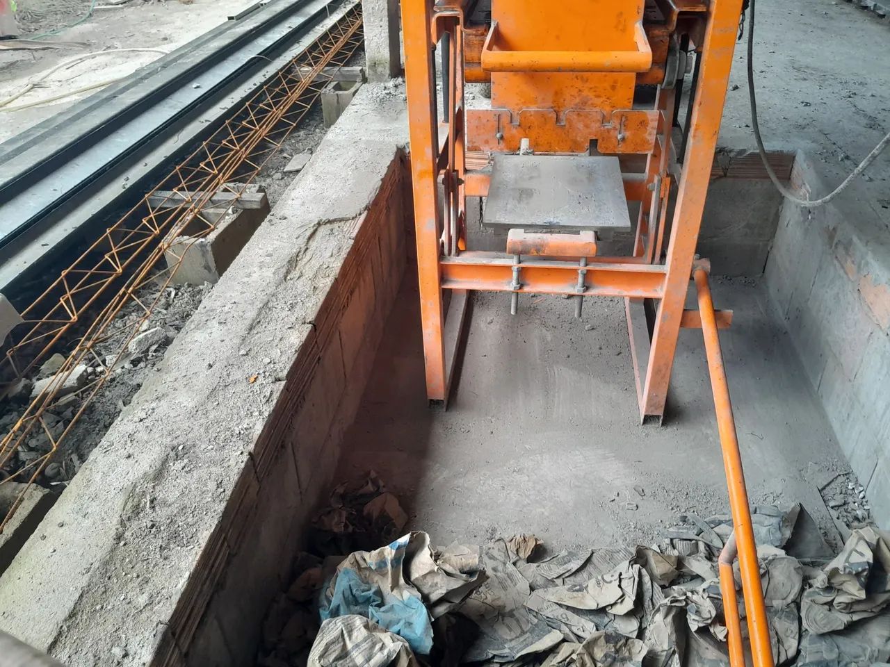 Maquina de Bloco Manual 321 - Foto 3