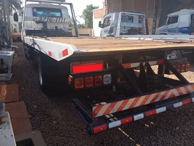 Vendo caminhão reboque guincho plataforma auto socorro - Foto 3