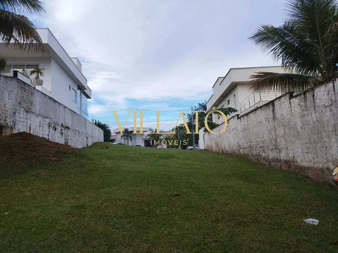OPORTUNIDADE - LOTE CONDOMÍNIO DO LAGO
