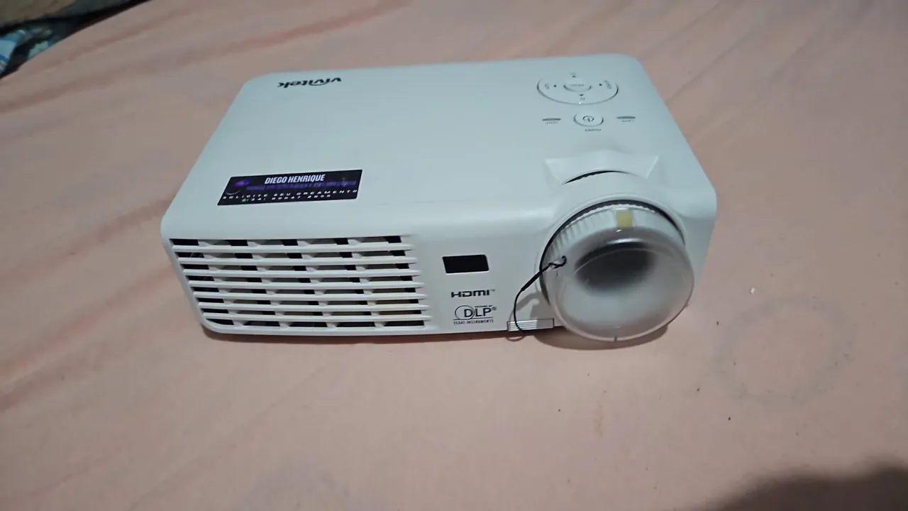 Projetor Vivitek D518