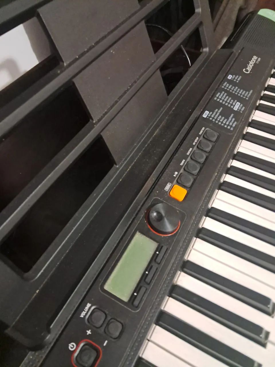 【中古美品】CASIO　CT-S200BK 中古】【本体のみ】電子キーボード Casiotone CT-S200BK(ブラック