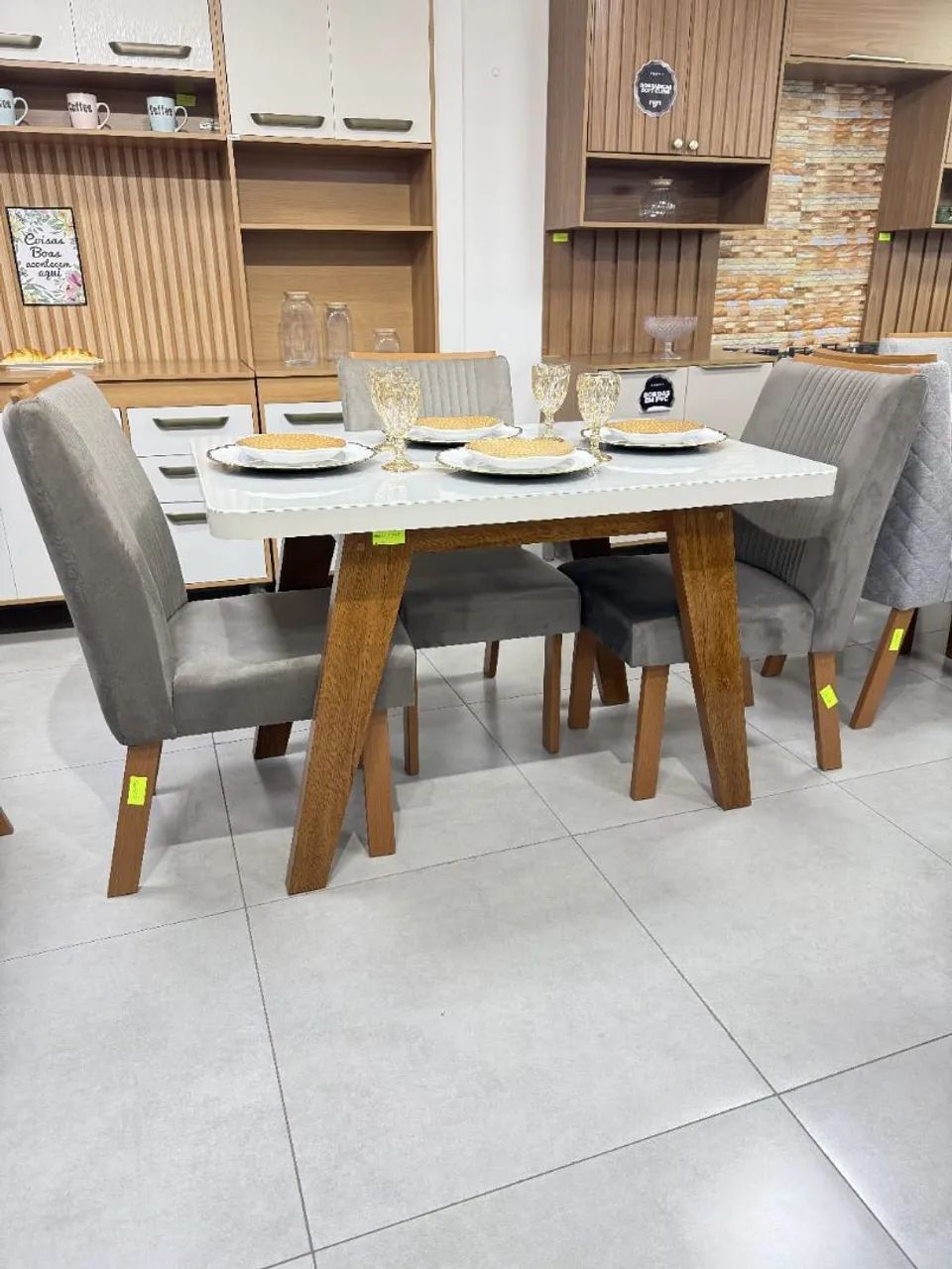Mesa com 4 cadeiras  - Foto 4