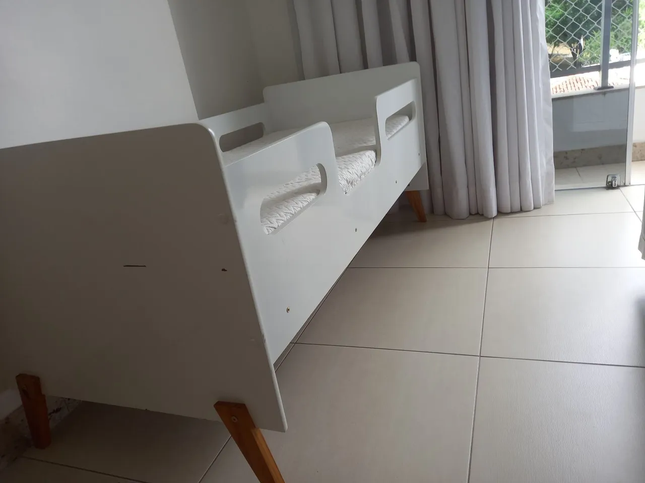 Cama Infantil Branca em MDF