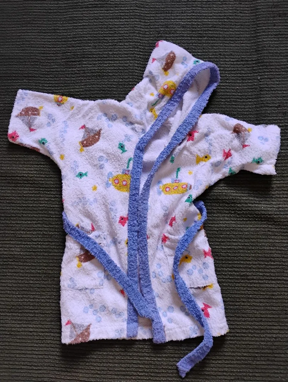 Roupa de banho infantil com tema marinho