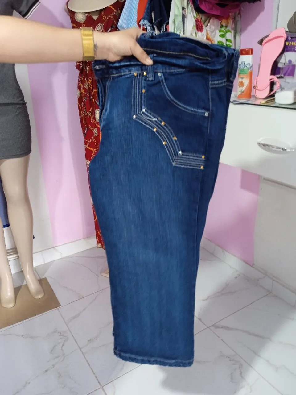 VENDE-SE 4 Calça Jeans Feminina Azul tamanho 42-44 tudo por 80 reais