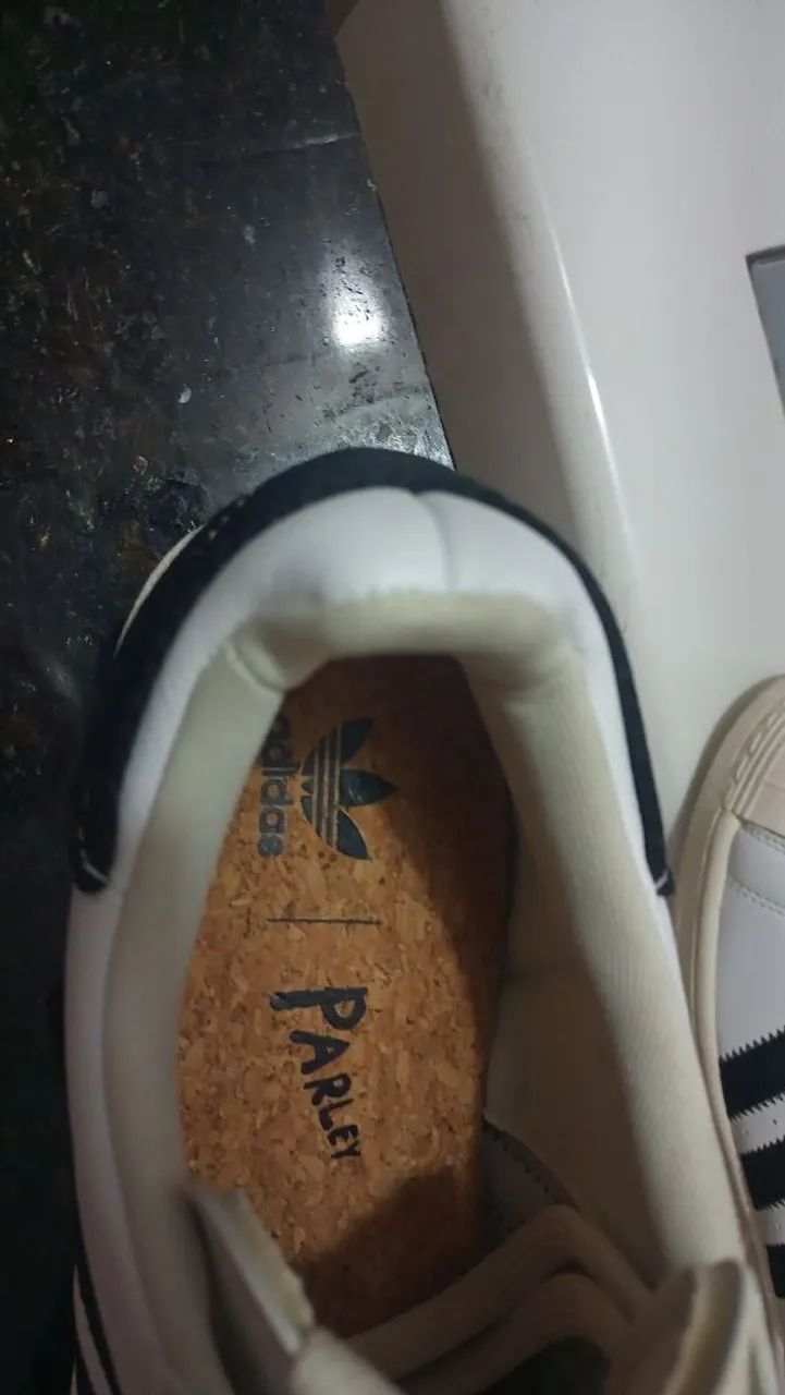 Tênis Adidas 