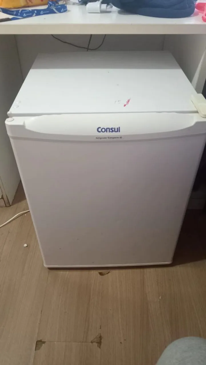 Geladeira Consul Compacta - Ideal para espaços pequenos