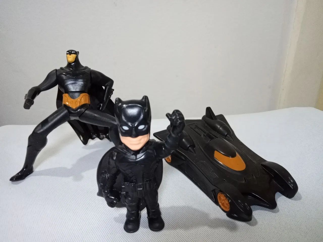 Kit C/2 Bonecos Batman + Carro